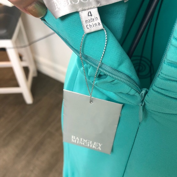 NWT BADGLEY MISCHKA SIZE 4 beaded prom/ formal gown - Picture 3 of 8